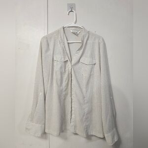 Como Stretch White Polka Dot Button Down Blouse!